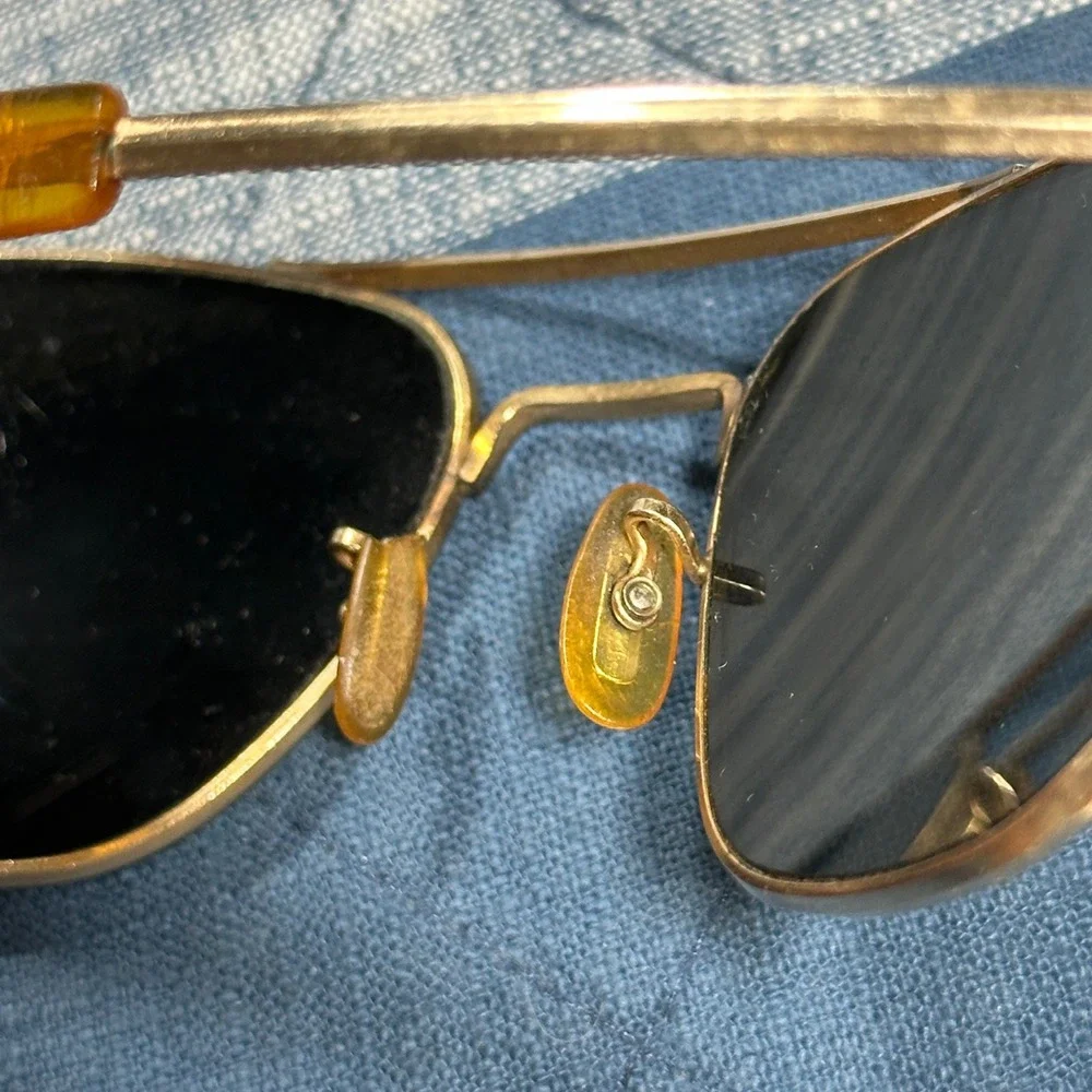 VINTAGE AMERICAN AO OPTICAL 12K GF 5 1/2 AVIATOR SUNGLASSES GOLD FILLED W CASE